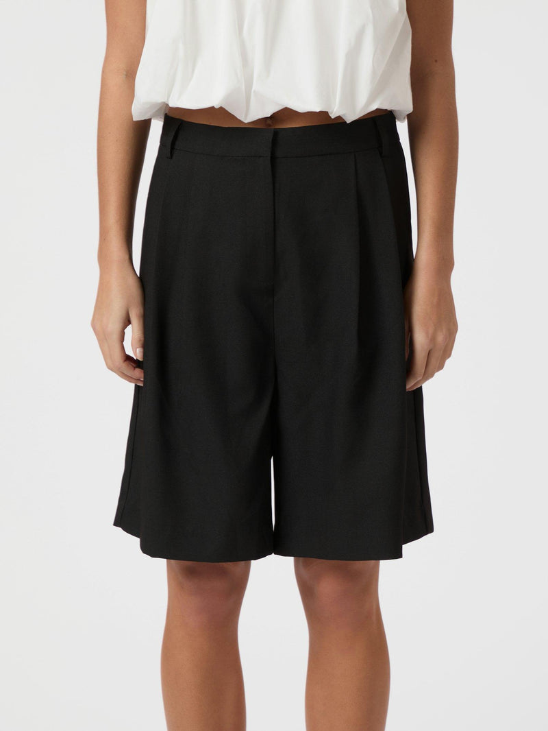 Neo Noir Nika Bermuda Shorts 163673 Col. Black