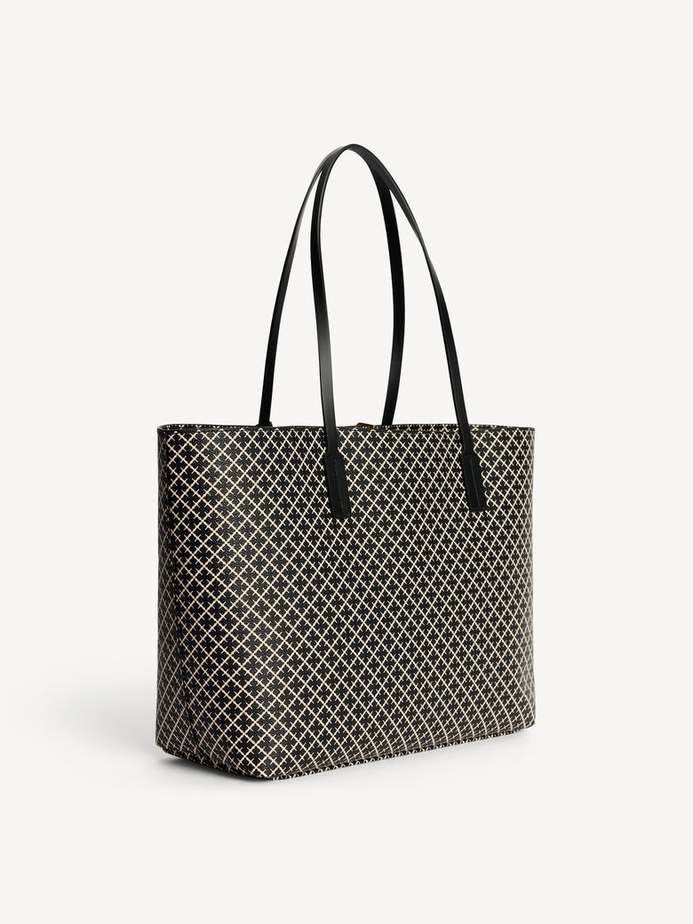 By Malene Birger Taske Abigail (GL)Lille logo Col. Sort/Hvid 050