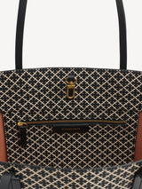 By Malene Birger Taske Abigail (GL)Lille logo Col. Sort/Hvid 050