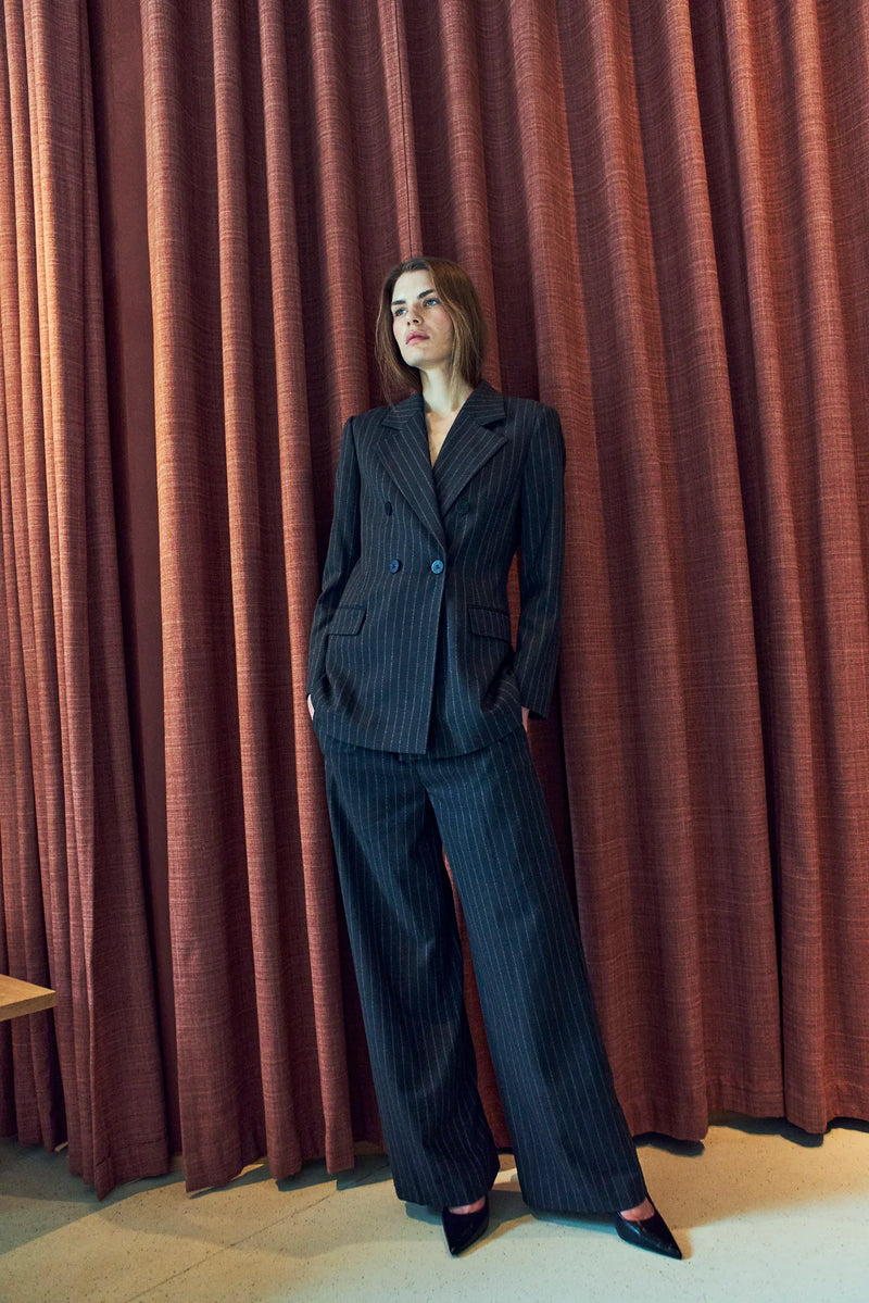 Copenhagen Muse Jakkesæt Tailor Sort m. rød