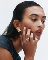 EDBLAD Infinity Knot Sparkle Studs L Guld
