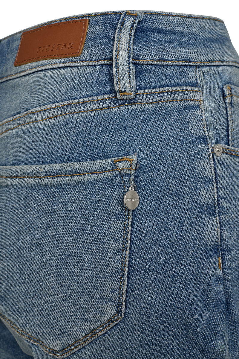 Pieszak jeans Marija jeans wash Bright Wanda